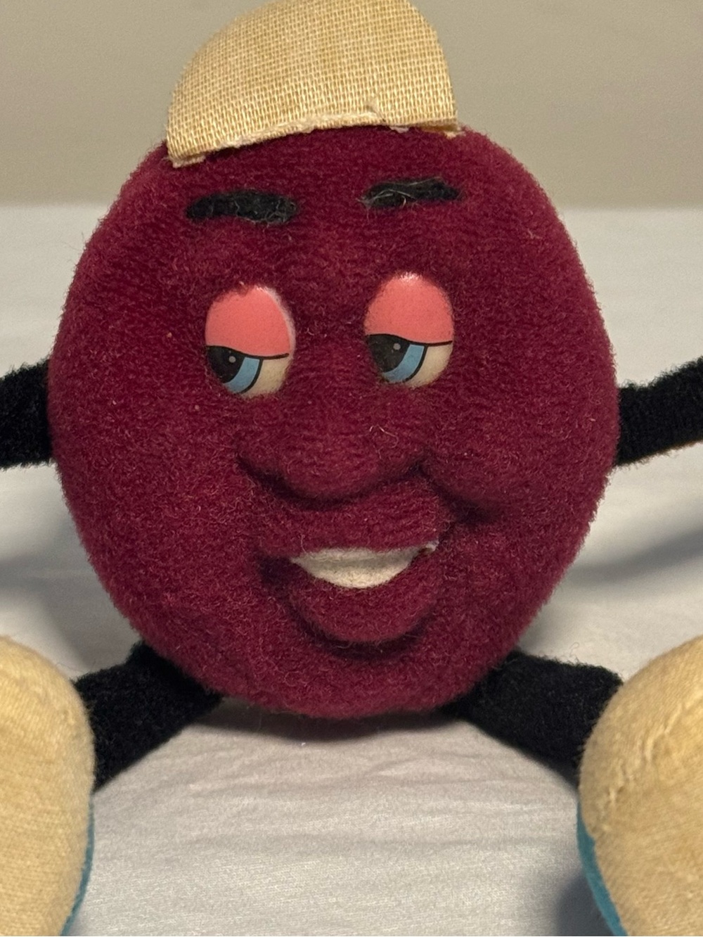 Vintage 1988 California Raisin plush figure manufactured by Applause Bendable